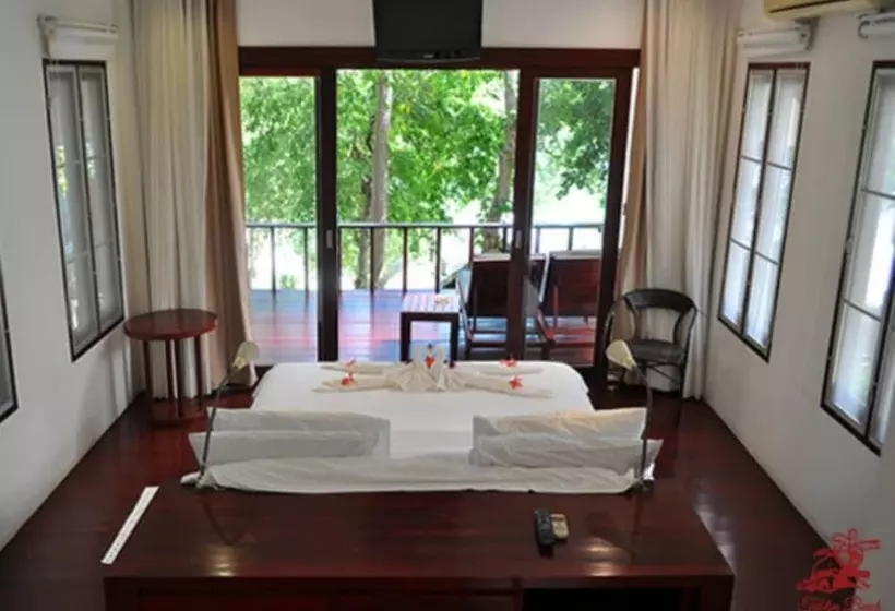 オーシャンビュースタンダードルームバルコニー付き, Tubtim Resort