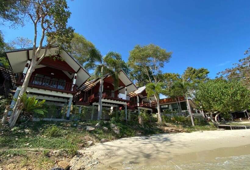 غرفة قياسية مطلّة علي البحر مزوَّدة بشُرفة, Tubtim Resort