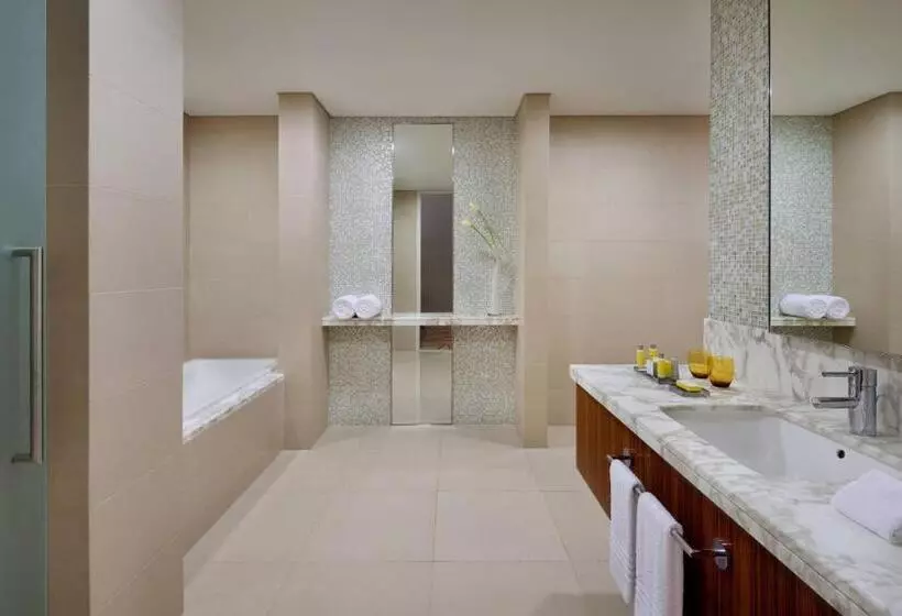 キングサイズベッドのジュニアスイート, Marriott Hotel Downtown Abu Dhabi