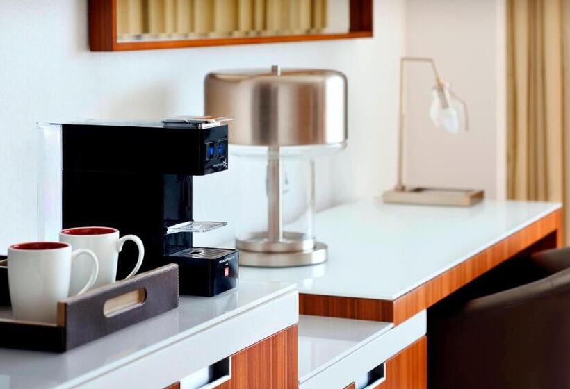 جناح جونيور سرير كينج, Marriott Hotel Downtown Abu Dhabi