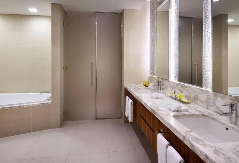 Люкс Кровать Кинг, Marriott Hotel Downtown Abu Dhabi