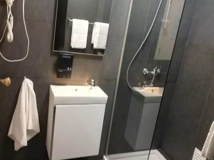 اتاق استاندارد یک نفره, Evora Inn