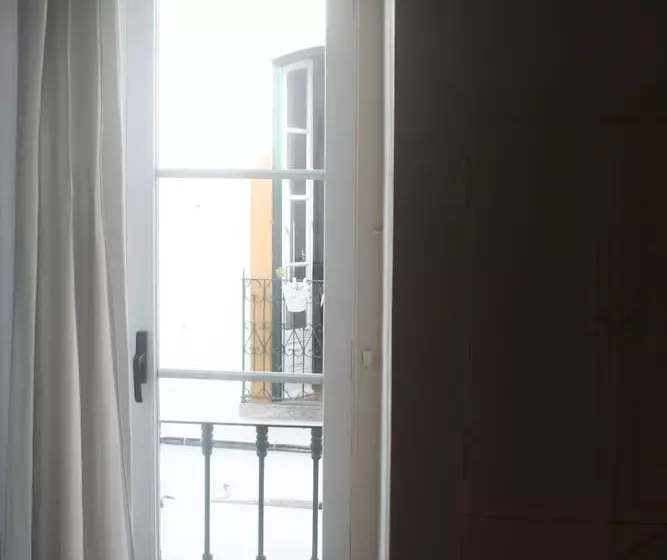 اتاق استاندارد یک نفره, Evora Inn