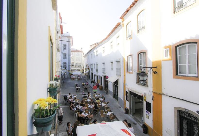 سوییت, Evora Inn