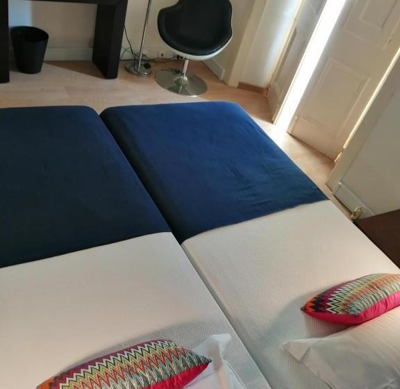 اتاق راحتی, Evora Inn