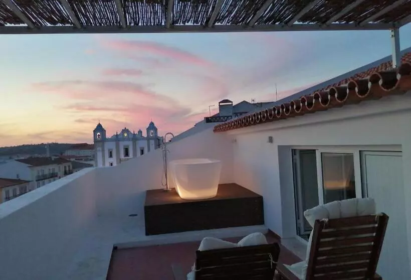 استودیو استاندارد با بالکن, Evora Inn