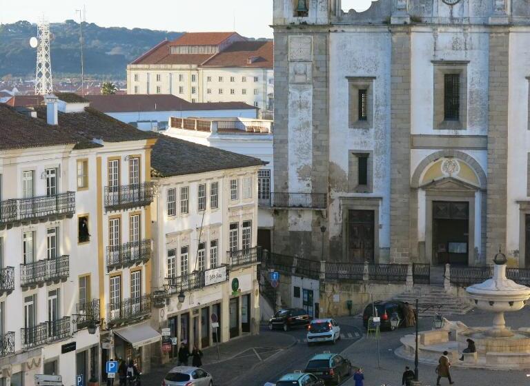 استودیو استاندارد با بالکن, Evora Inn