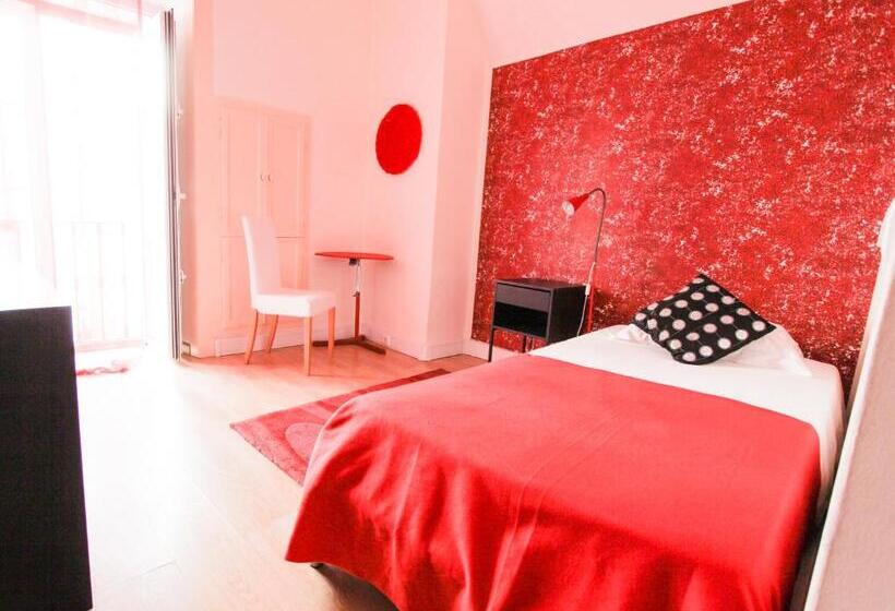 اتاق استاندارد یک نفره, Evora Inn