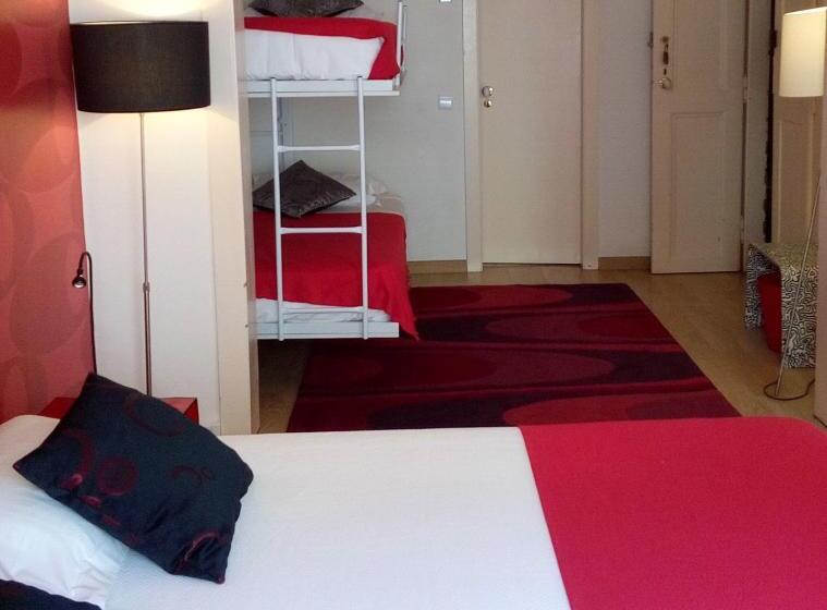 اتاق راحتی سه تخته, Evora Inn