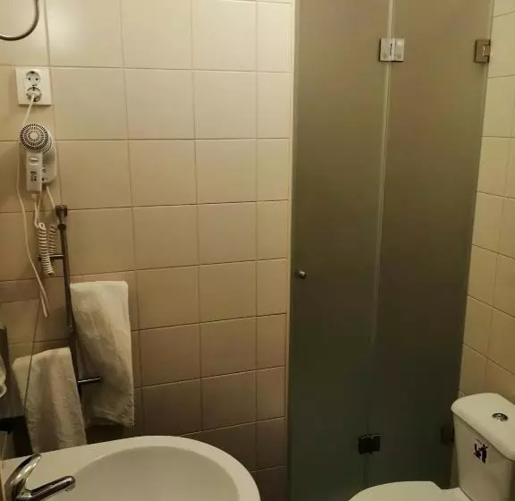 استودیو استاندارد با تخت کینگ, Evora Inn