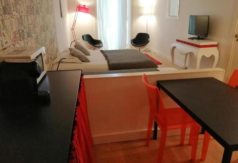 استودیو استاندارد با تخت کینگ, Evora Inn