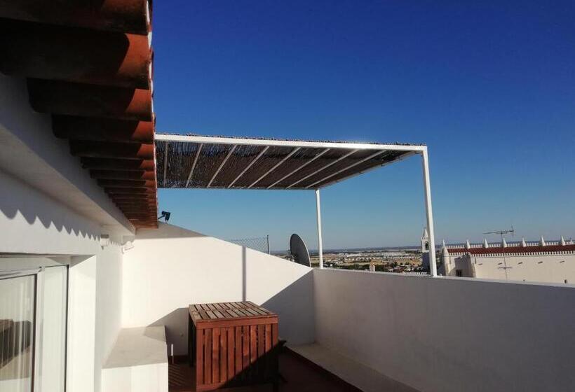 استودیو استاندارد با بالکن, Evora Inn