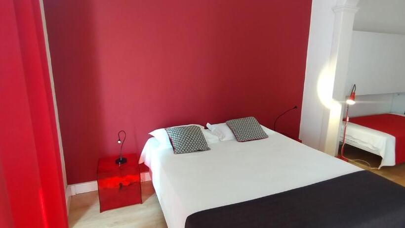 اتاق راحتی سه تخته, Evora Inn