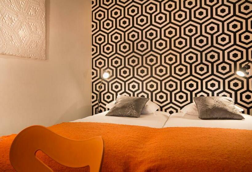 اتاق راحتی, Evora Inn