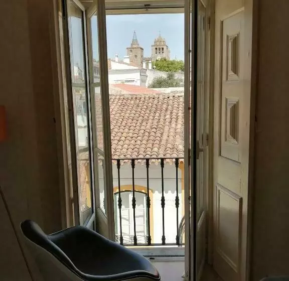 اتاق راحتی, Evora Inn