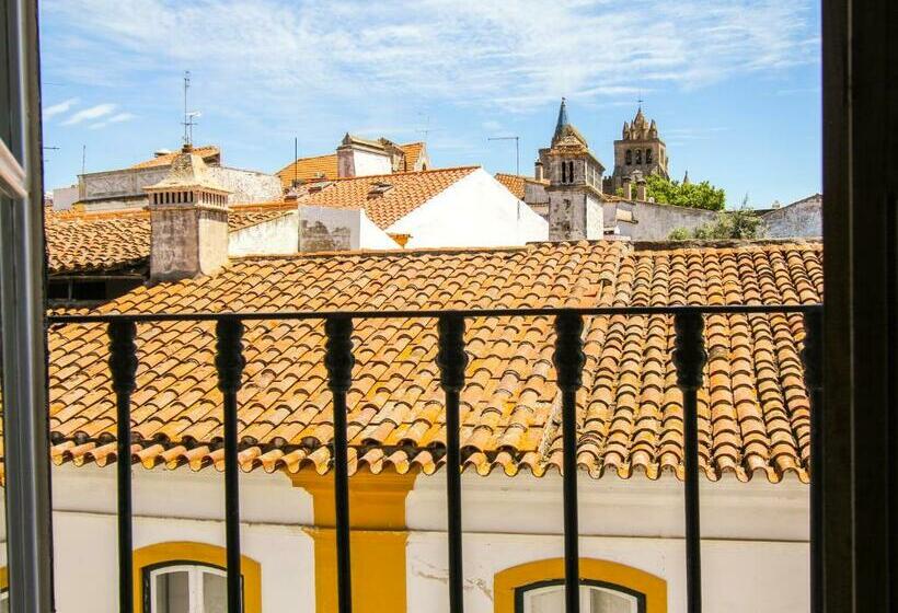 سوییت, Evora Inn