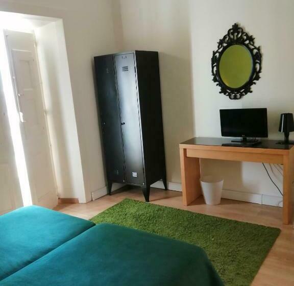 اتاق راحتی, Evora Inn