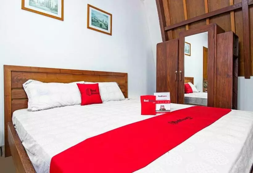 デラックススイート, Reddoorz Plus Near Parahyangan University
