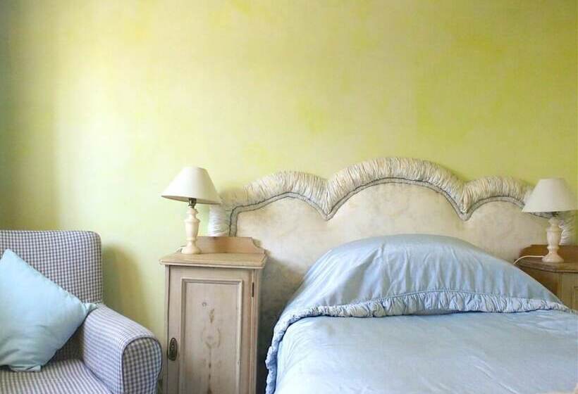 バスルーム共有のシングルスタンダード, Stone House