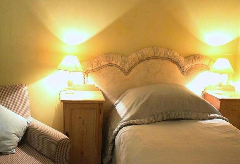 غرفة قياسية فردية حمام مشترك, Stone House