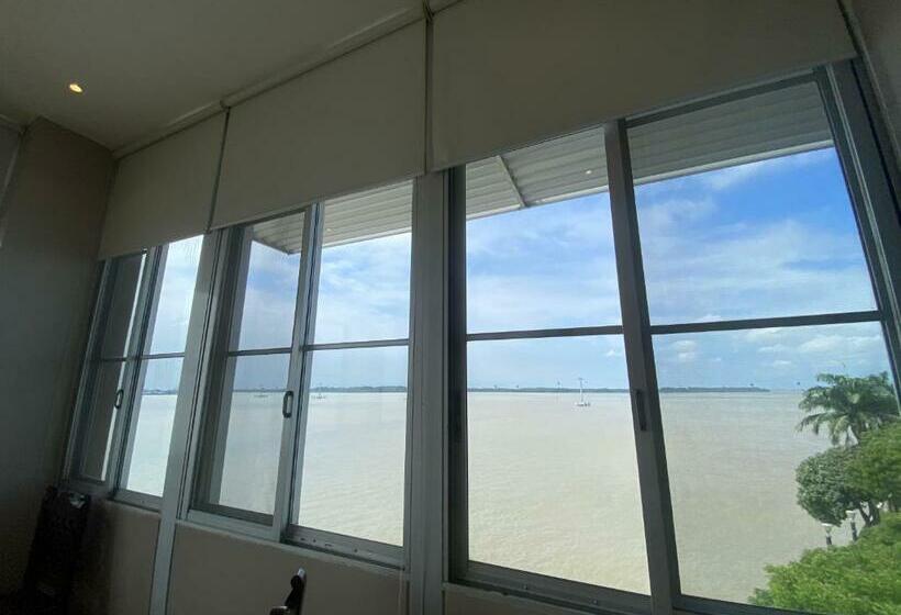 침실 3개 아파트, 200 M2   Puerto Santa Ana   3 Habitaciones