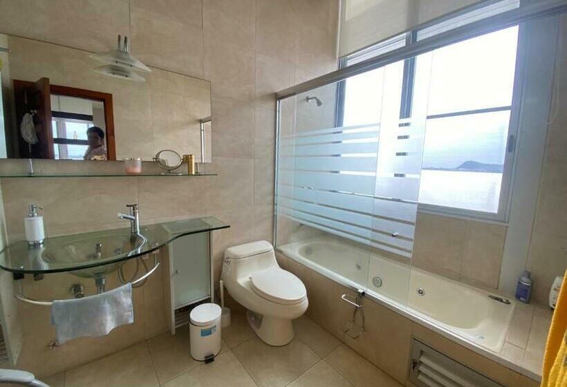 Апартаменты 3 Спальни, 200 M2   Puerto Santa Ana   3 Habitaciones