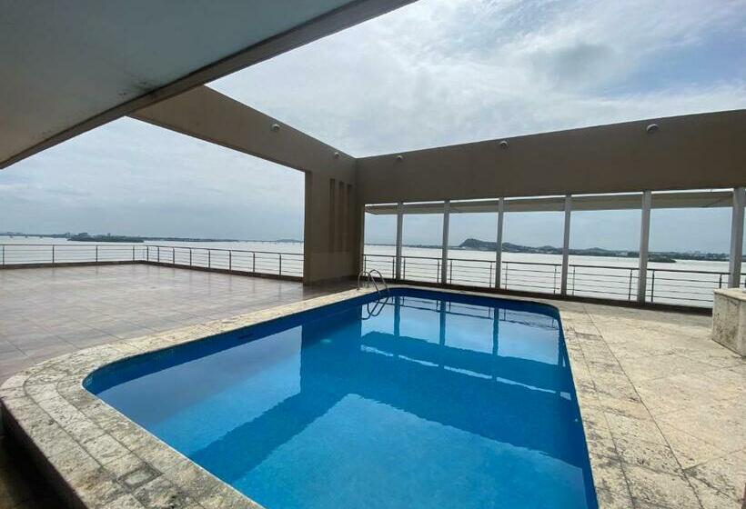 침실 3개 아파트, 200 M2   Puerto Santa Ana   3 Habitaciones