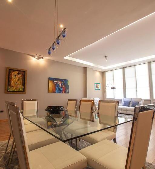 Апартаменты 3 Спальни, 200 M2   Puerto Santa Ana   3 Habitaciones