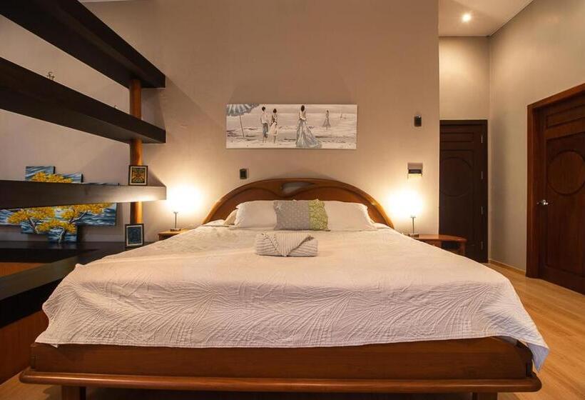 Апартаменты 3 Спальни, 200 M2   Puerto Santa Ana   3 Habitaciones