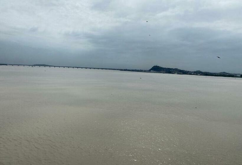 침실 3개 아파트, 200 M2   Puerto Santa Ana   3 Habitaciones