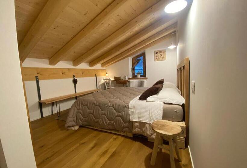 غرفة دور أخير, Pedegagia