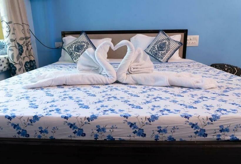 חדר משפחתי נוף להרים, The New View