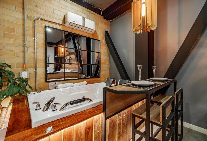 شقة غرفة واحدة, One Laureles