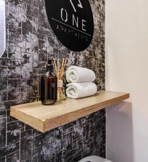 شقة غرفة واحدة, One Laureles