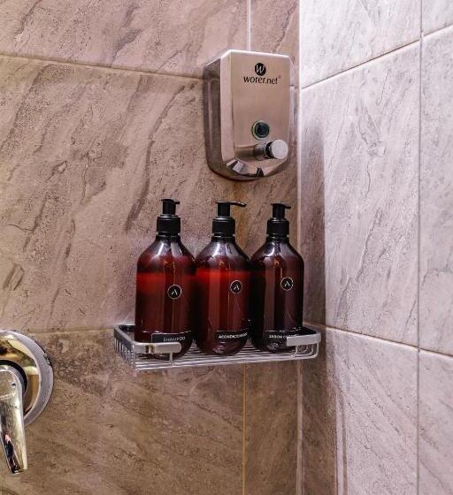 شقة غرفة واحدة, One Laureles