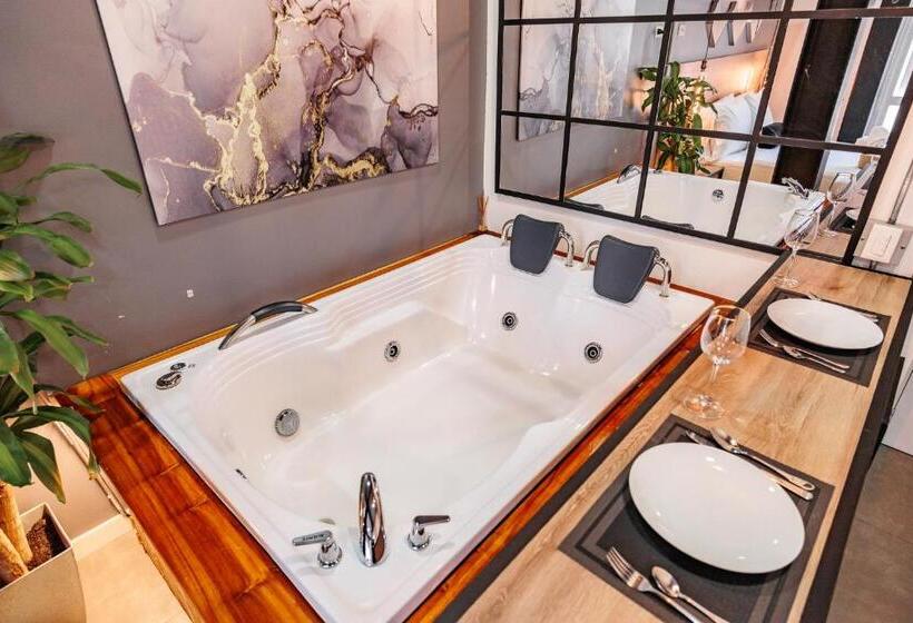 شقة غرفة واحدة, One Laureles