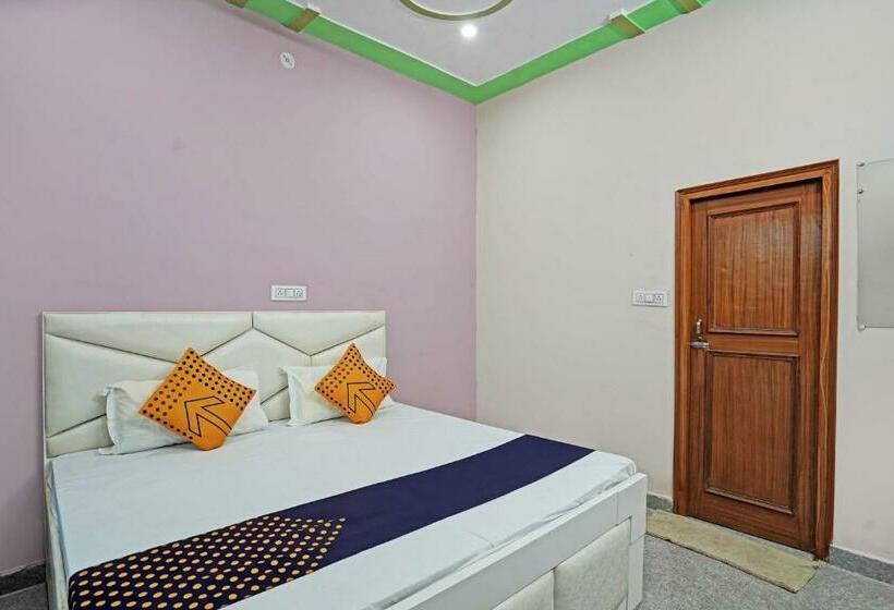 Трехместный Номер Классика, Oyo Flagship Hotel The Grand Classic