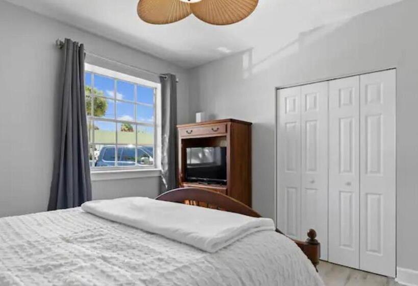 Pokój Standard z Balkonem, Key West In Sebastian