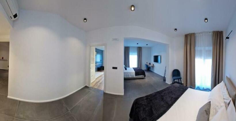 带海景标准四人间, Sicily Milazzo Seafront Rooms