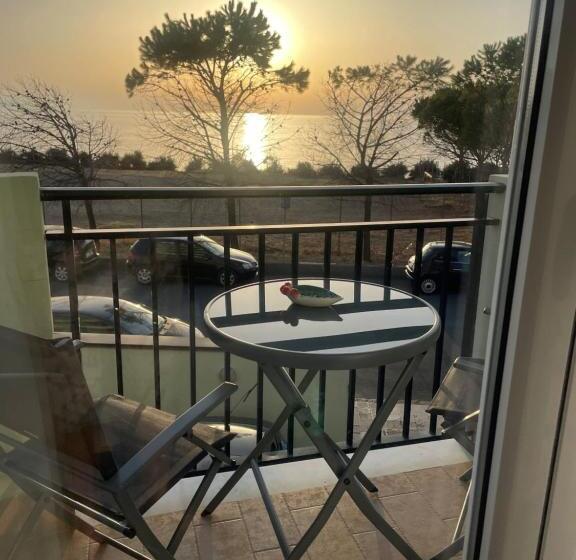 带海景标准四人间, Sicily Milazzo Seafront Rooms