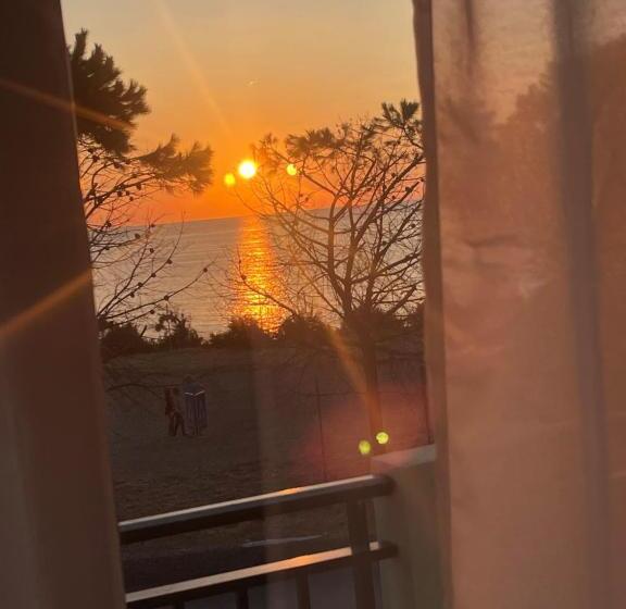 חדר סטנדרט לארבעה נוף לים, Sicily Milazzo Seafront Rooms