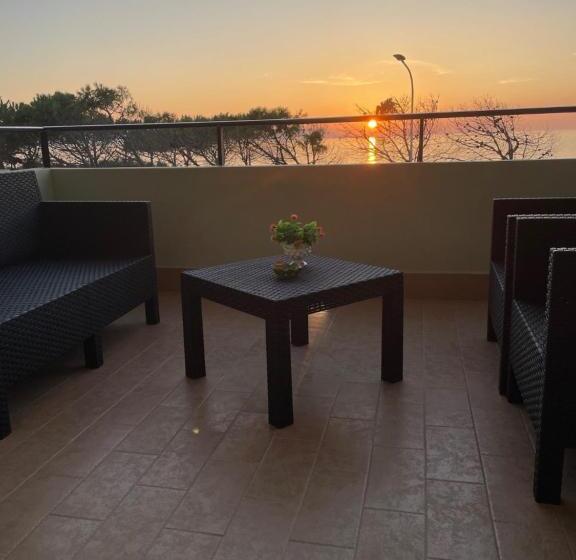 四人高级间, Sicily Milazzo Seafront Rooms