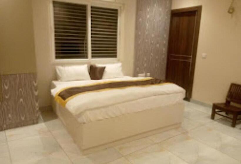 غرفة سوبيريور فردية, Regalia Budaun Uttar Pradesh   Excellent Stay With Family