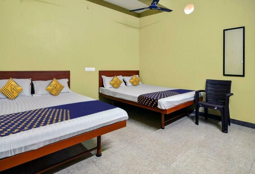 三人经典房间, Spot On Hotel Anand Lodge