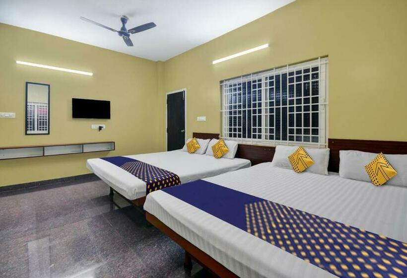 三人经典房间, Spot On Hotel Anand Lodge