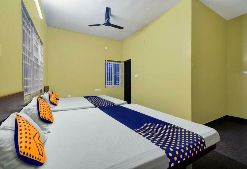 三人经典房间, Spot On Hotel Anand Lodge