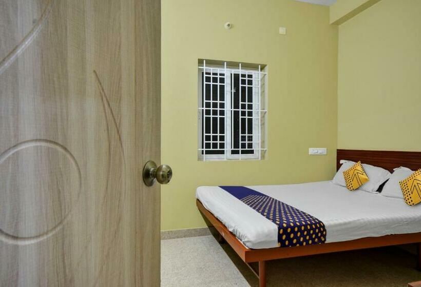 三人经典房间, Spot On Hotel Anand Lodge