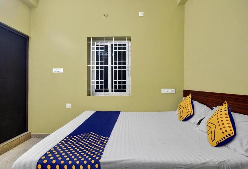 Трехместный Номер Классика, Spot On Hotel Anand Lodge