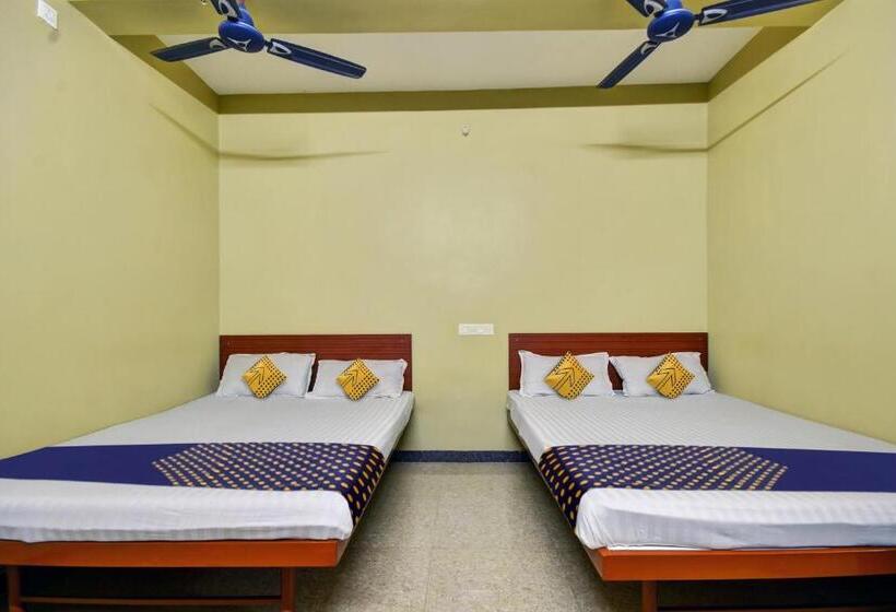 三人经典房间, Spot On Hotel Anand Lodge