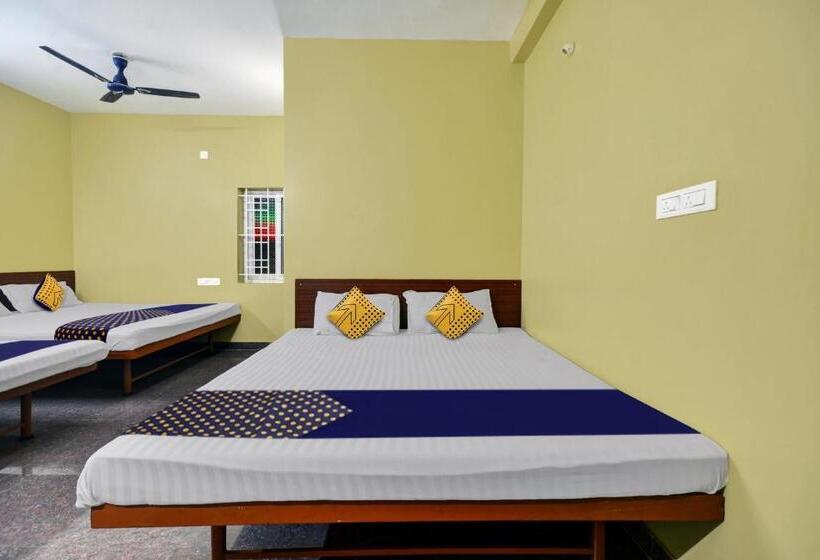 三人经典房间, Spot On Hotel Anand Lodge